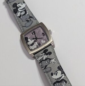 Vintage Disney Mickey Mouse Watch Genuine Leather Band New Battery